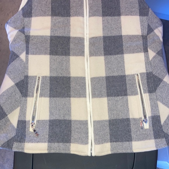 Reversible Pendleton vest with wool check pattern and slim puff on reverse - Picture 2 of 6